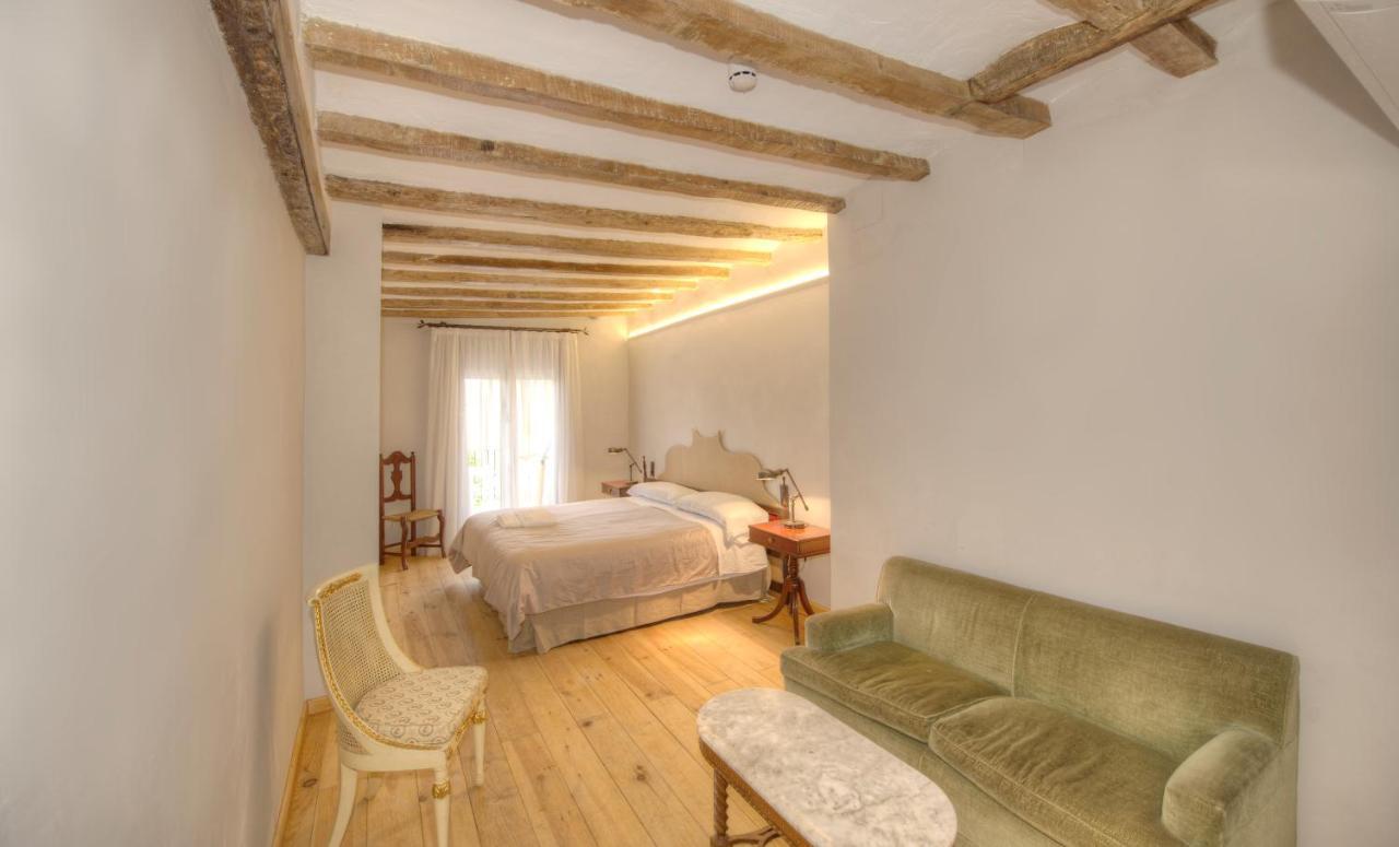 Lo Palauet De La Muralla Balaguer Luaran gambar