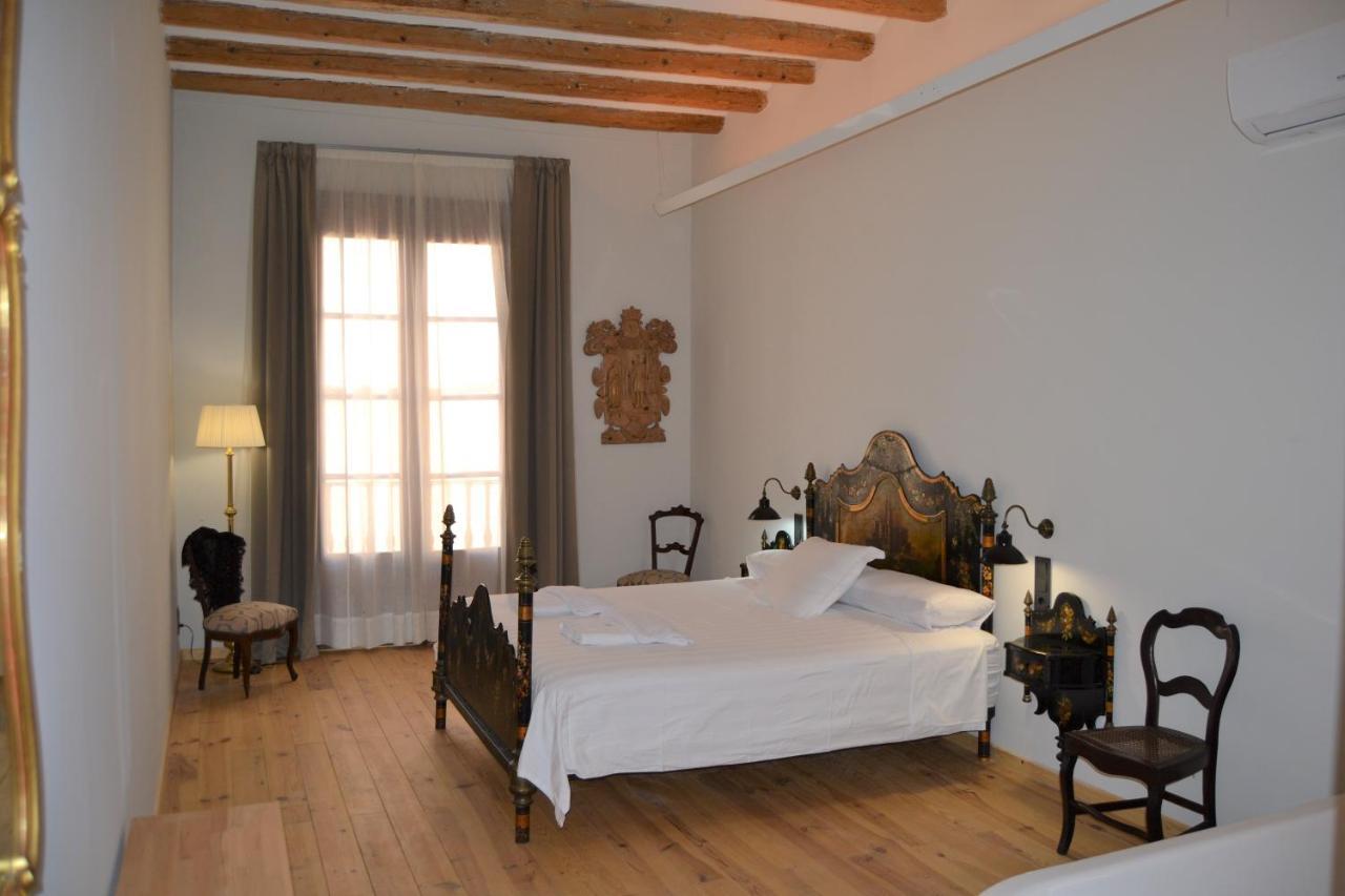 Lo Palauet De La Muralla Balaguer Luaran gambar