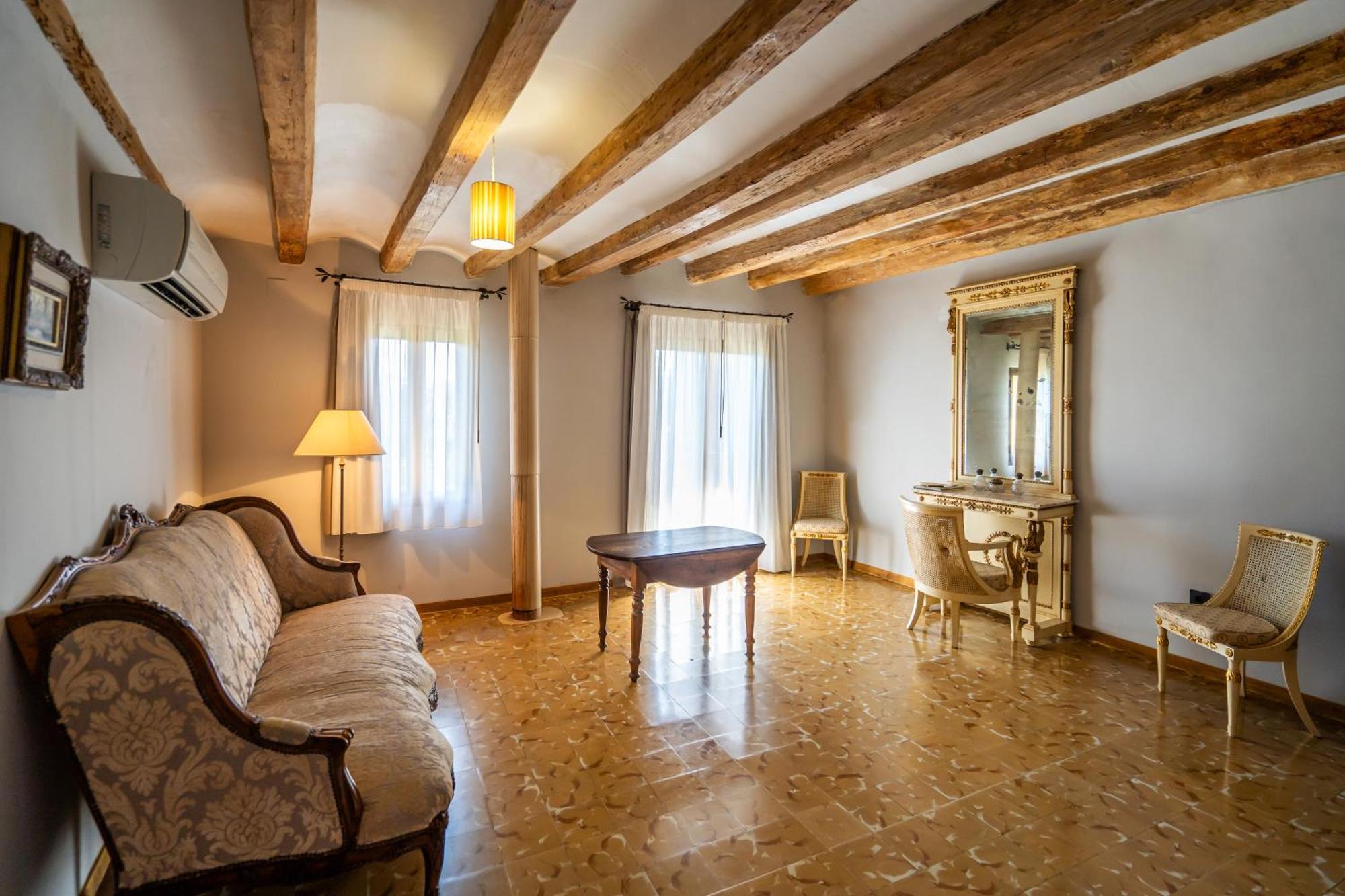 Lo Palauet De La Muralla Balaguer Luaran gambar